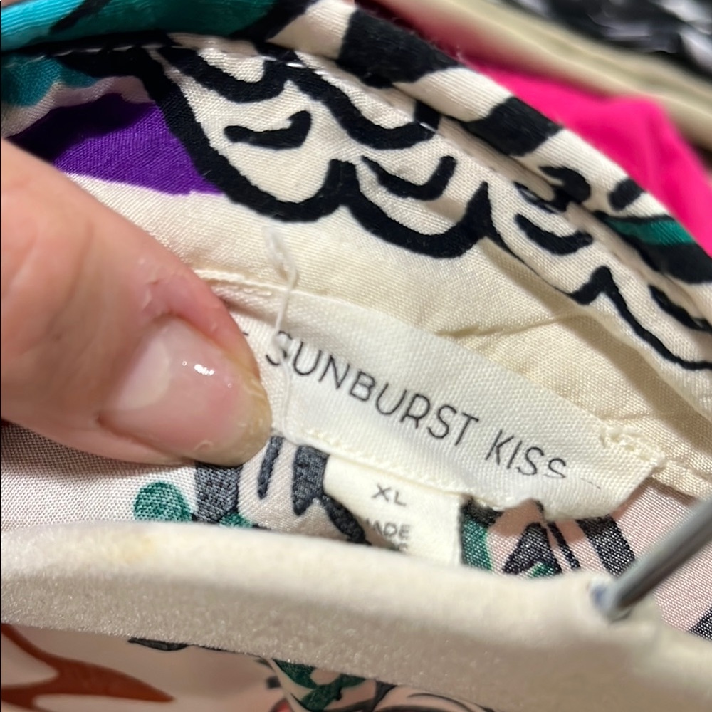 Women’s‎ top Sunburst kiss top women’s XL button up Graphic Print women’s  Shirt - Picture 13 of 13